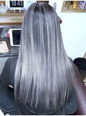 【他店修正】ホワイトシルバーバレイヤージュ×ブリーチ２回