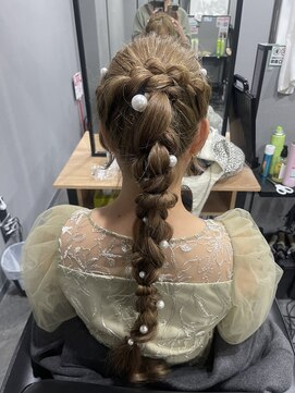 スパイア(SPIRE) 結婚式お呼ばれに☆ポニーテール編み下ろし
