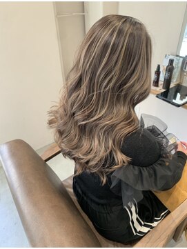 リヴゴーシュ(rive gauche) ハイライトカラー