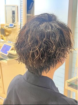 ビス ヘア アンド ビューティー 西新井店(Vis Hair＆Beauty) センターパートソフトツイストパーマメッシュマッシュウルフ