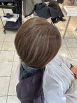 カラーサロンビスカリア 相模原エリア 淵野辺駅店(Color salon Biscaria) ハイライト活かす白髪ぼかし艶カラー