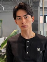 トリッカ 代官山(tricca)&nbsp;メンズショート/センターパート/暗髪カラー/質感調整