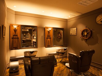 ザ プレミアム バーバー ダンファー(The Premium BarBer Dampfer)の写真
