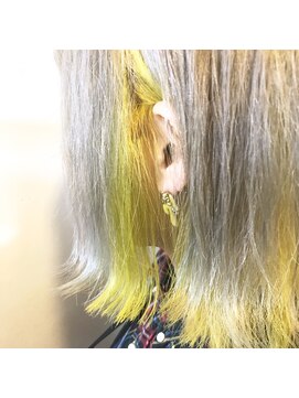 プランクスター(prankster) [prankster]ハイトーンのインナーカラーイエロー×外はねボブ