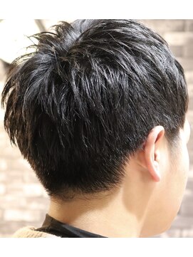 ウィスカーヘアー(whisker hair) マッシュショート