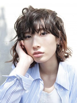 マルパマーパマーパ(marpa marpa marpa) ニュアンス変わる 3Dカラー+ウルフにラフウェーブパーマ