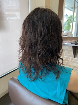 エモーション(Emotion) ミディアムパーマスタイル