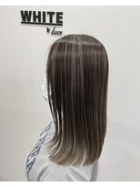アンダーバーホワイト 西宮店(_WHITE) オシャレな白髪染めハイライトカラー