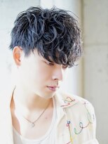 ライラ(Lyla)&nbsp;無造作にルーズに　前下がりツイスパマッシュ