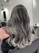 シエラ 南船場(CIERA.)&nbsp;バレイヤージュ 斜めバング アッシュオリーブ オンブレ