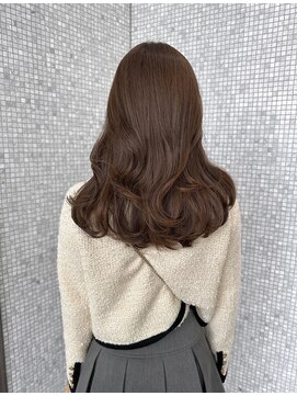 ティア(Tia.) ミディアム/グレージュ/韓国風/髪質改善トリートメント/縮毛矯正