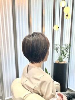 技術力高いカットが好評♪すきばさみを使わずスライドカットをする為伸びてきてもシルエットが崩れにくい◎