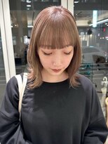 ガーデンヨコハマ(GARDEN YOKOHAMA) ミディアム外ハネボブホワイトグレージュくすみベージュ卵型丸型