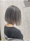 白髪ぼかしグレージュ前下がりバレイヤージュ