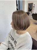 白髪ぼかしベージュ×グラデーションボブ