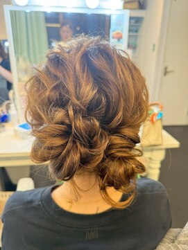 マーズ(Hair&Make Mars+) アシメツイン団子