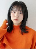 外ハネくびれミディ × シースルーバング/万能暗髪スタイル