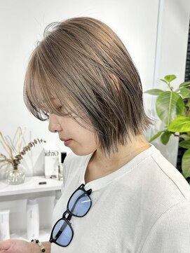 キラ 静岡(KILLA) ブリーチダブルカラー/ミルクティーベージュ/くびれボブ/静岡