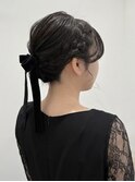 ブラックリボンが映えるクラシックアレンジ