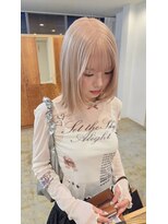 ディフィー 梅田(Defi) レイヤー_ボブ_ブロンド_ミルクティーベージュ_ハイトーン