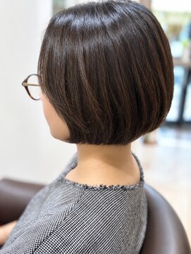 ルシードスタイル クリザンテーム 横顔まできれいに見える、大人のショートボブ