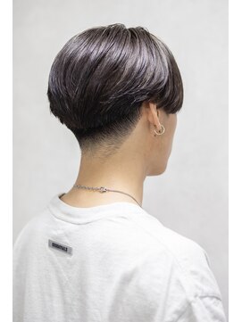 ジェイドゼロウィズアクロス(JADE -zero- with AKROS) ハンサムショートニュアンスパーマセンターパート