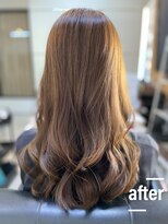 アキコ(AKIko) 透明感のあるカラーで可愛い巻き髪スタイル/20代/30代/40代