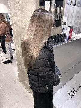 キング 高槻(K!ng) ハイライトカラーミルクティーベージュケアブリーチダブルカラー