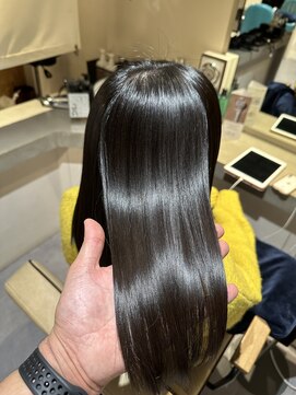 リラエ(Lyrae) 縮毛矯正/髪質改善/美髪カラー/トリートメント【大阪/西梅田】