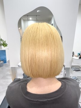 ナッティー(natty) ハイトーンボブ×ブロンドカラー
