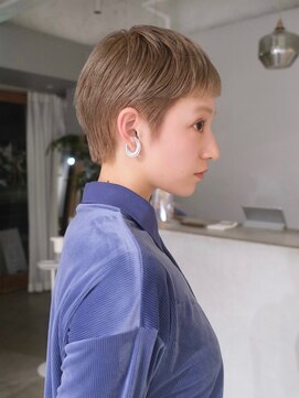 トゥナ 六角(Tuna) ハイトーンベリーショート