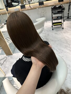 ロンドルピナス 小倉(Lond Lupinus) ブルーブラック/ワイドバング/美髪のススメ/外ハネボブ/北九州