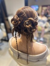 ラピスアンドラズリー(Rapis luzly) ツイン団子のヘアアレンジ