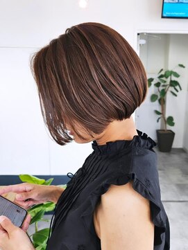 エイス 梅田 中津(Ace) 前下がりボブ　イルミナカラー