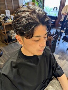 ナチュラルな束感でこなれたデザインに。ハイキャリアのスタイリストが暮らしに寄り添うヘアをご提案！