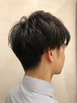 グレイスフル バーバープラチナム 六本木店(Graceful Barber platinum) センターパートかきあげビジネススタイル×アッシュカラー