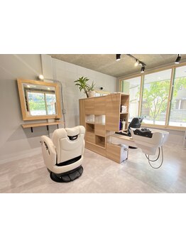 【カット＋顔剃り＋ヘッドスパ\6500】少人数制で真摯に寄り添いながら、理想を超える仕上がりを叶えます。