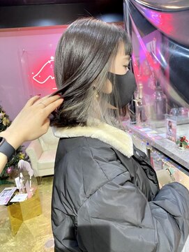 ワーカー ミミ(worker MIMI) ホワイトグレージュインナーカラー