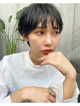 プランツヘアー 黒髪大人マッシュショート
