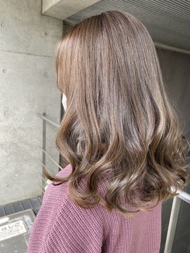 ムク(MUK) ゆるふわ艶髪アッシュ