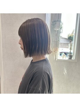 ペタロ(petalo.) シルキーグレジュカラー色で髪質も柔らかさをプラス