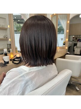 エレノア 渋谷公園通り店(Eleanor) 切りっぱなしレイヤーボブ☆ツヤグレージュカラー