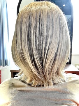 ヘアサロン ビビット 久宝寺店(VIVIT) 白髪ぼかしブリーチ　ホワイトベージュ