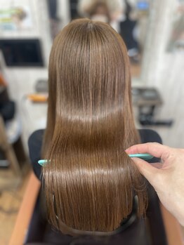 リスタ(Resta)の写真/アイロンを使用しないダメージレスなResta独自の縮毛矯正《髪質改善》クセを抑え自然にまとまるヘアに♪