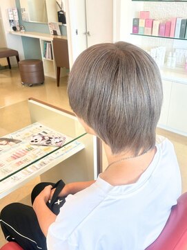 レクラ 清須店(L'eclat) シルバーベージュ