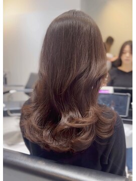 リス バイ ソヨン(Lis by SOYON) 黒髪/グレーベージュ/レイヤーロング/前髪パーマ/髪質改善