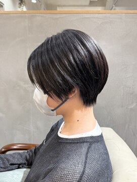 ルフトバイアンビエンテ(Luft by ambiente) 黒髪ショートボブ