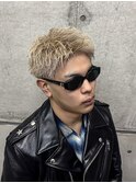 ハイトーンショート金髪スパイキーショートブリーチカラー短髪