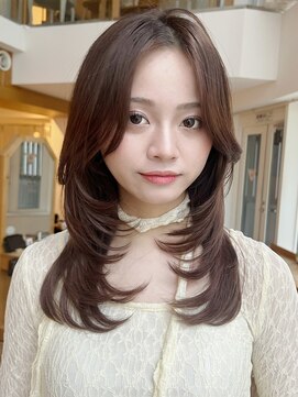 バイオレット 表参道店(Violet) ハッシュカットミディアムレイヤーベージュブリーチなし顔まわり