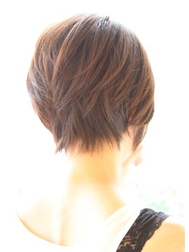 レウナ 外苑前(Reuna) 【３０代・４０代・５０代】大人の女性に人気の耳かけショート